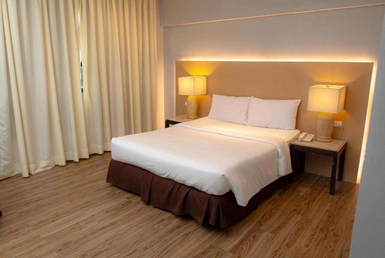 Cebu Grand Hotel Екстер'єр фото