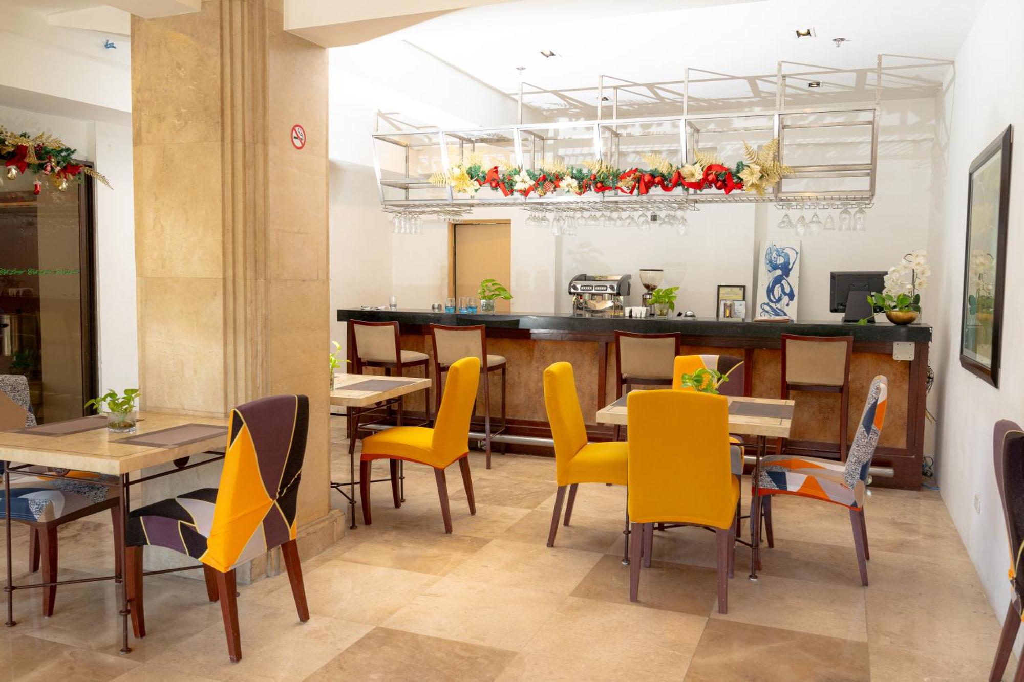 Cebu Grand Hotel Екстер'єр фото