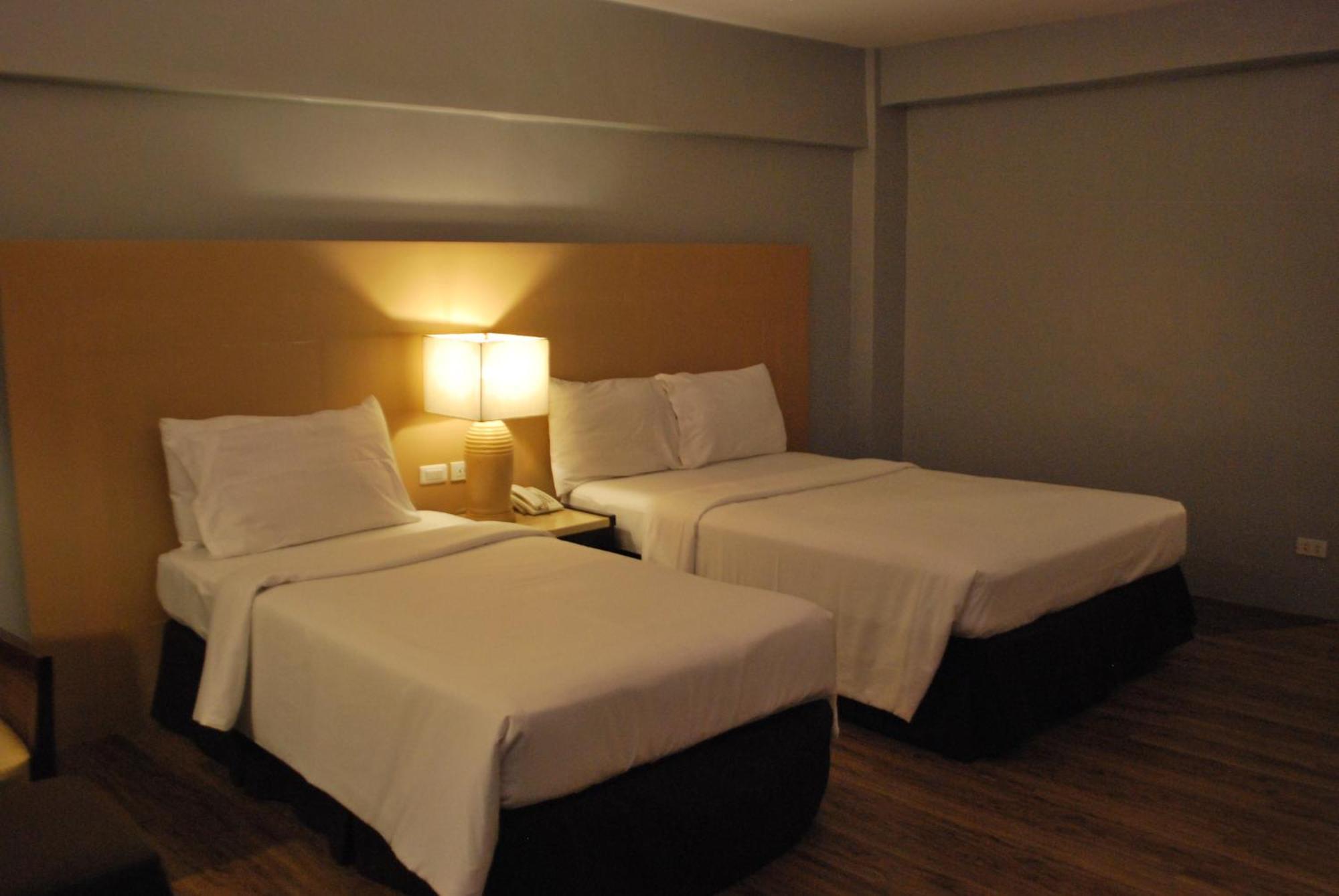 Cebu Grand Hotel Екстер'єр фото