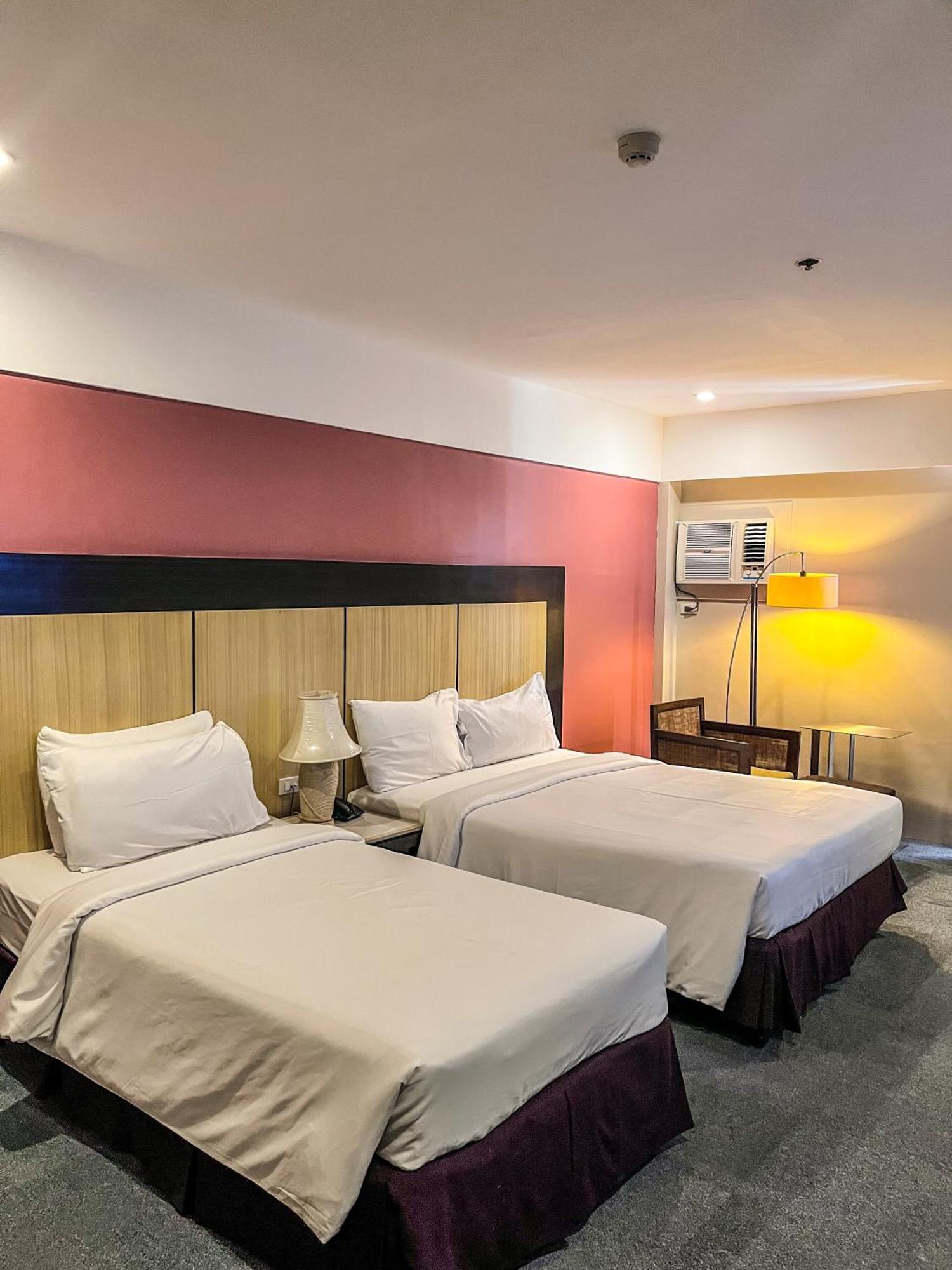 Cebu Grand Hotel Екстер'єр фото
